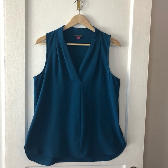 Vince Camuto Tops - 𝅺Vince Camuto Tank Top